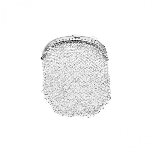 bolsa em cota de malha prateada com fecho de metal em arco design vintage Carmo Joalheiros